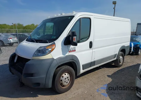 2017 Ram Promaster 1500 Low Roof 136 Wb z USA, uszkodzony, nr VIN 3C6TRVAG6HE552396